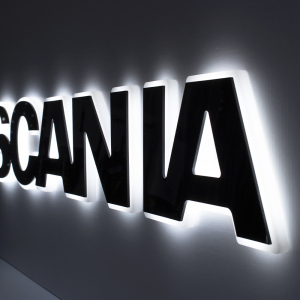 3D Scania S/R NG Schwarz hinterleuchteter Schriftzug - LED WHITE / ORANGE